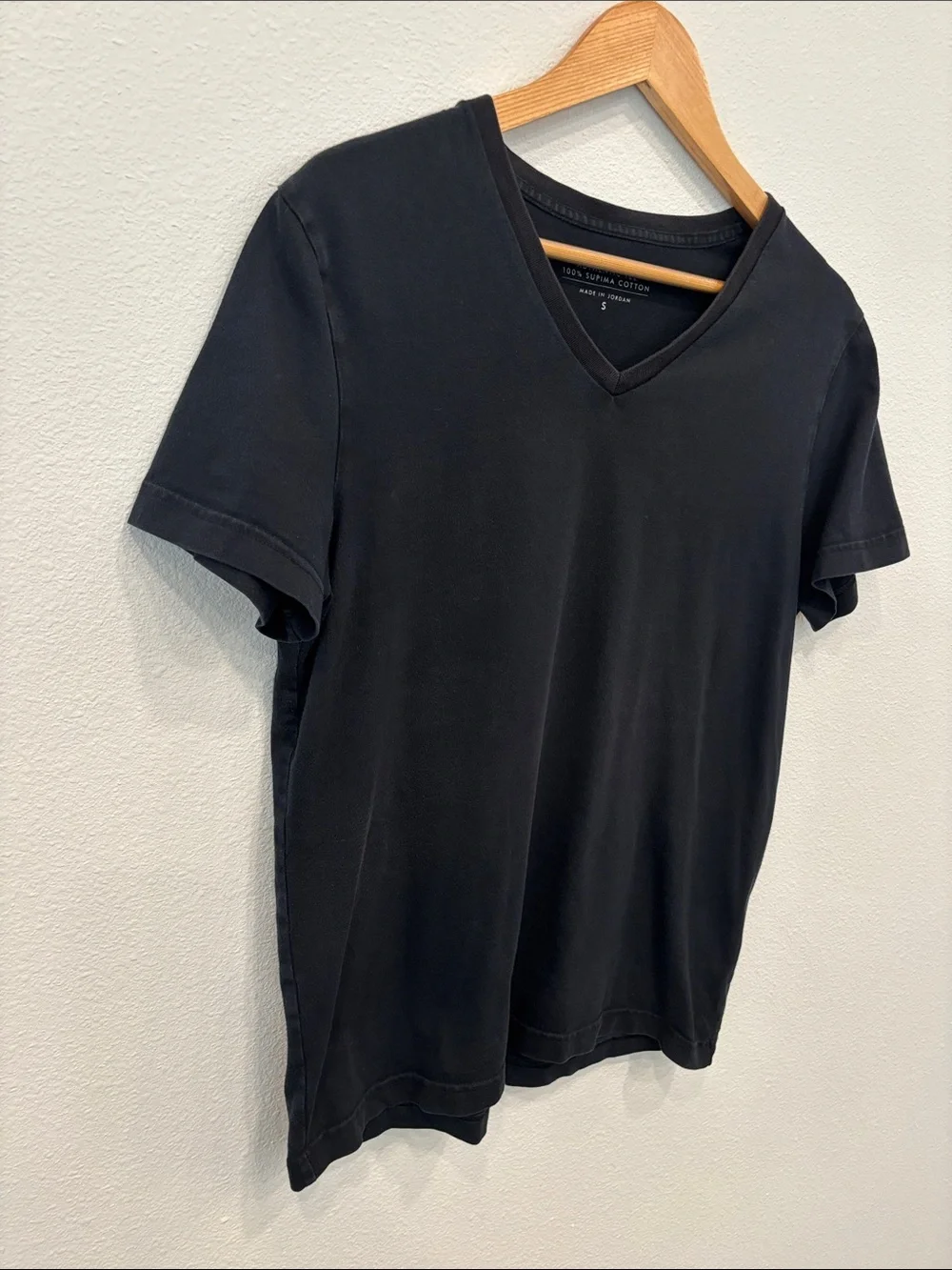 Banana Republic Classic Men’s Supima Cotton Black V-Neck Tee Size S